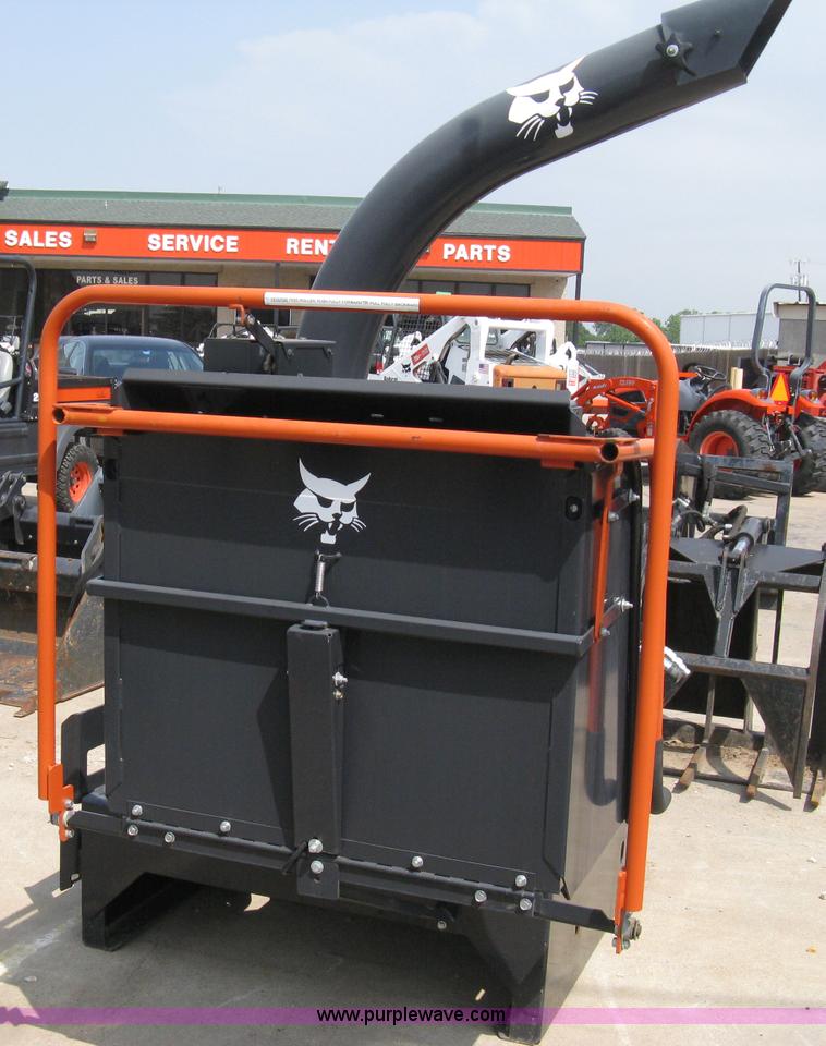 image for item 8167 2007 Bobcat WC-8B high flow chipper