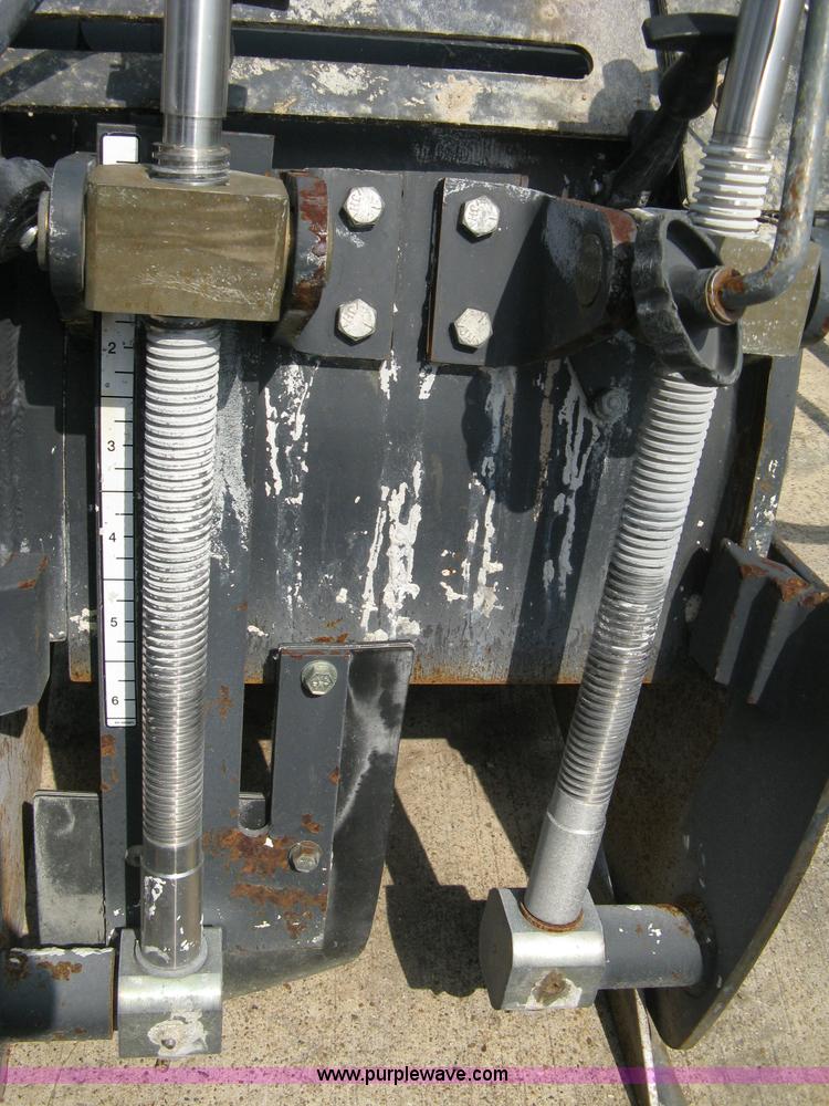 image for item 8184 2005 Bobcat 14" planer