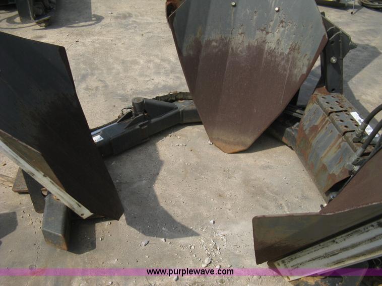 image for item 8191 2004 Bobcat TS-30C 30" convert tree spade