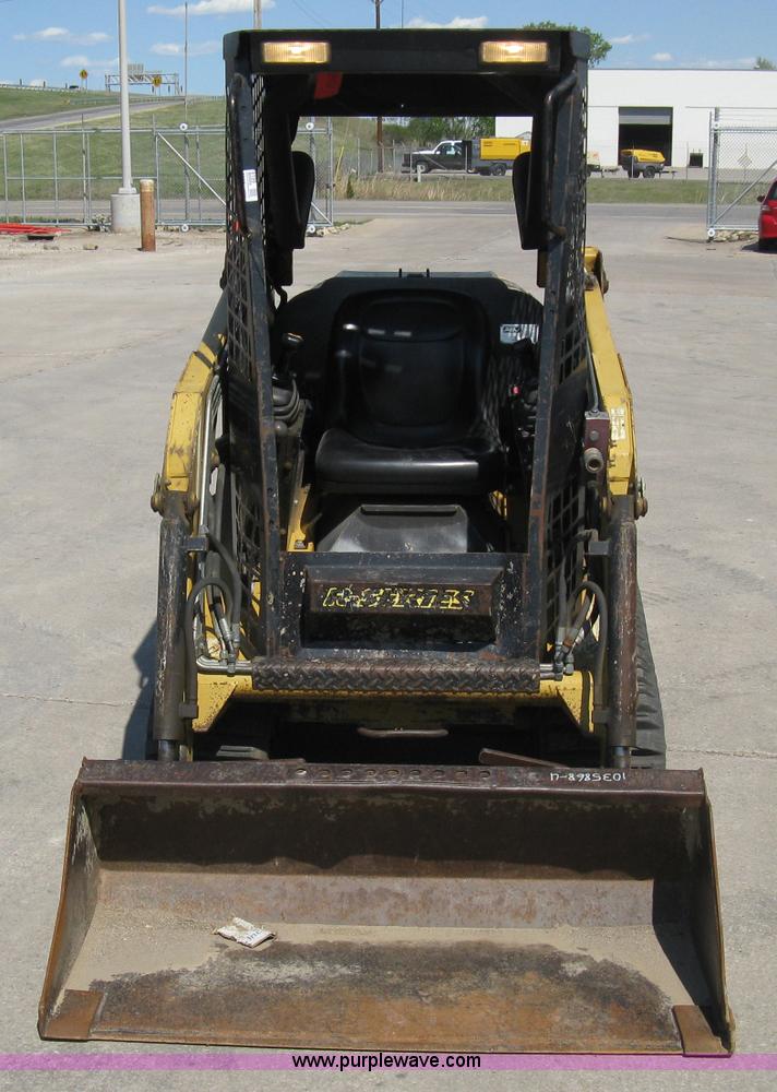 image for item 8199 2001 ASV RC30 track loader