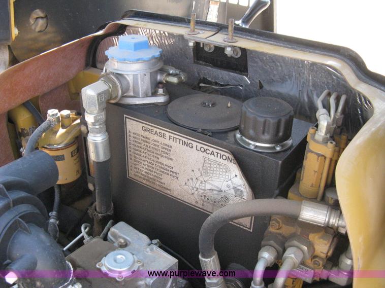 image for item 8199 2001 ASV RC30 track loader