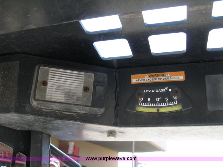 image for item 8199 2001 ASV RC30 track loader