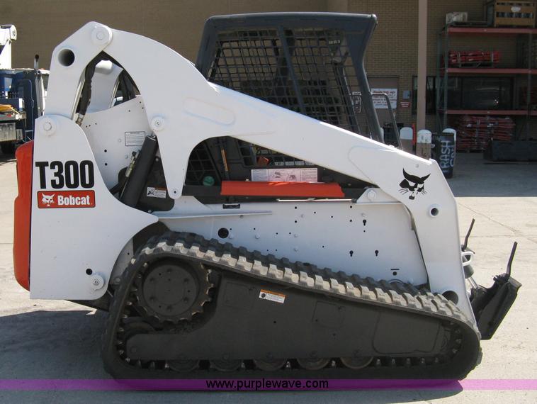 image for item 8201 2006 Bobcat T300 track loader