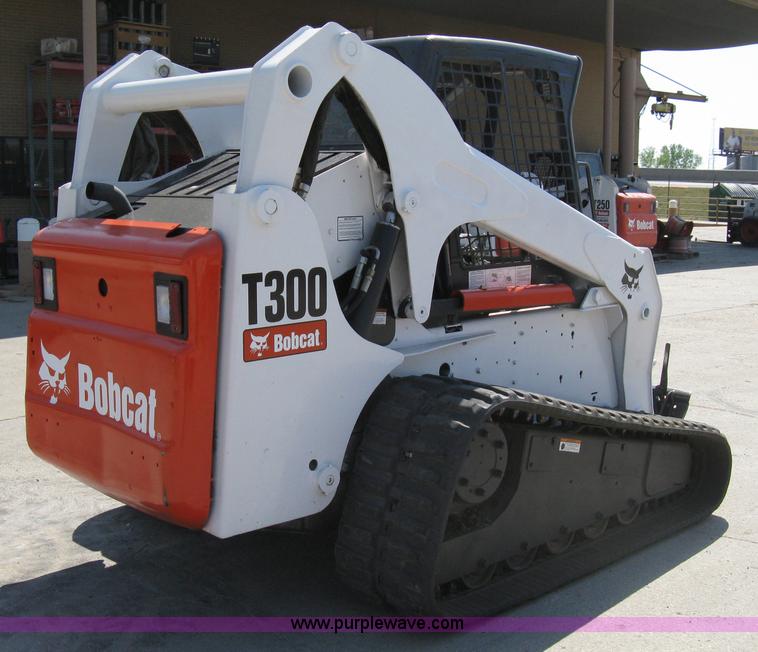 image for item 8201 2006 Bobcat T300 track loader