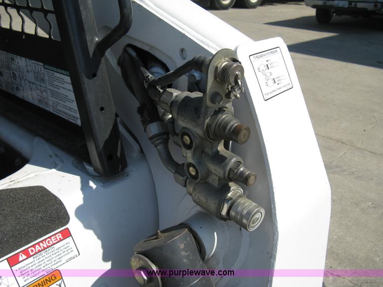 image for item 8201 2006 Bobcat T300 track loader