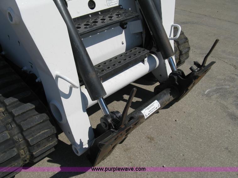 image for item 8201 2006 Bobcat T300 track loader