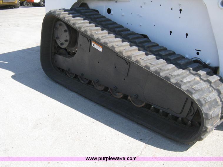 image for item 8201 2006 Bobcat T300 track loader