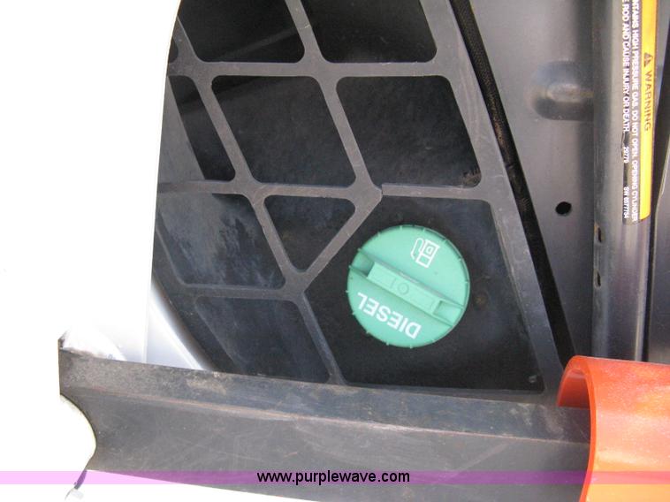 image for item 8201 2006 Bobcat T300 track loader