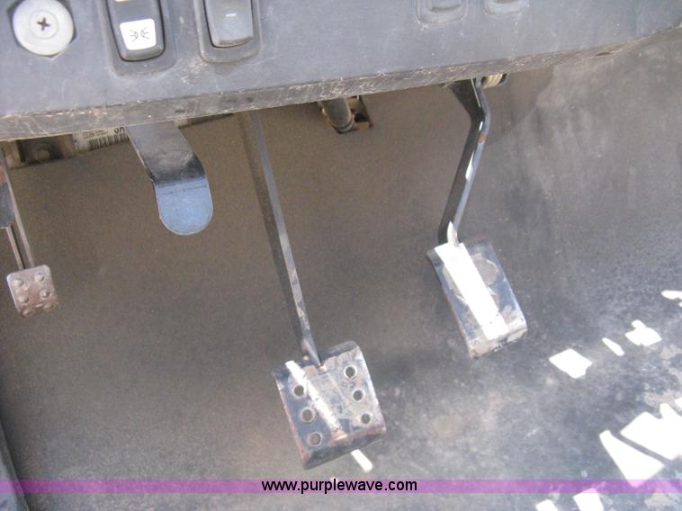 image for item 8202 2006 Bobcat 2200S utility vehicle