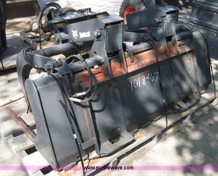 image for item 8204 2008 Bobcat 66" industrial fork grapple