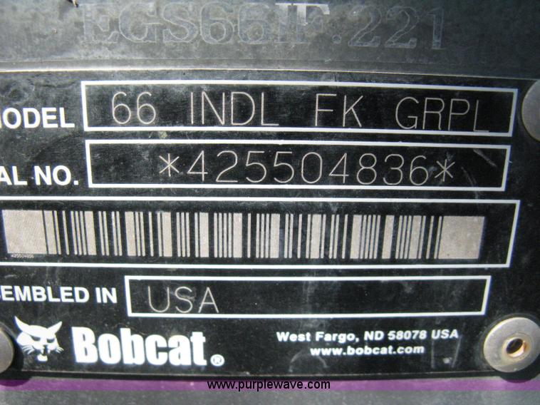 image for item 8204 2008 Bobcat 66" industrial fork grapple
