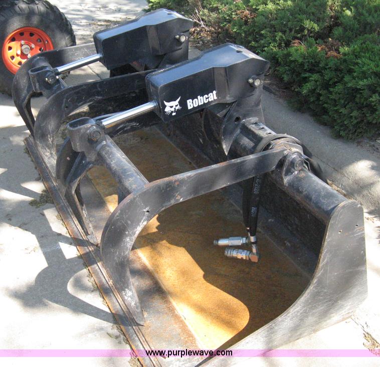 image for item 8205 2008 Bobcat 72" industrial bucket with grapple