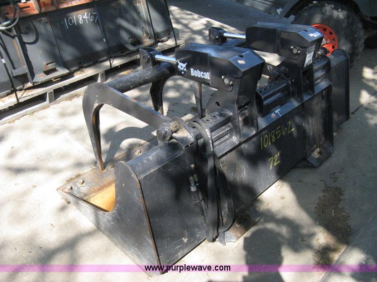 image for item 8205 2008 Bobcat 72" industrial bucket with grapple