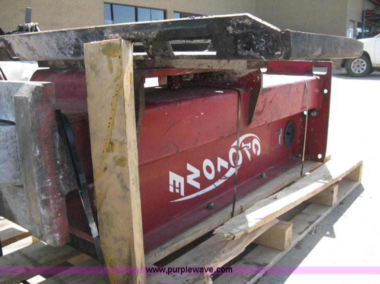 image for item 8211 2007 Stanley DH3500R Cyclone drop hammer