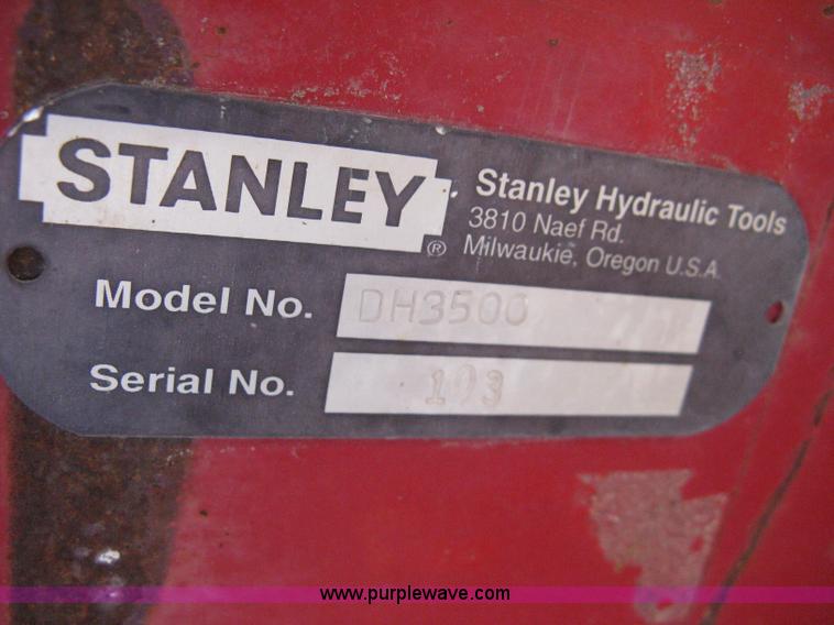 image for item 8211 2007 Stanley DH3500R Cyclone drop hammer