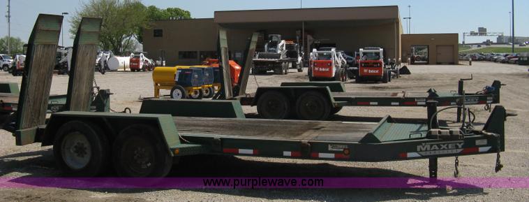 image for item 8235 1997 Maxey tandem axle flatbed trailer