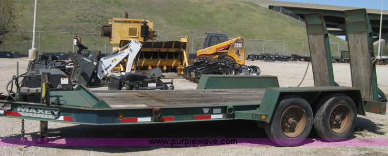 image for item 8235 1997 Maxey tandem axle flatbed trailer