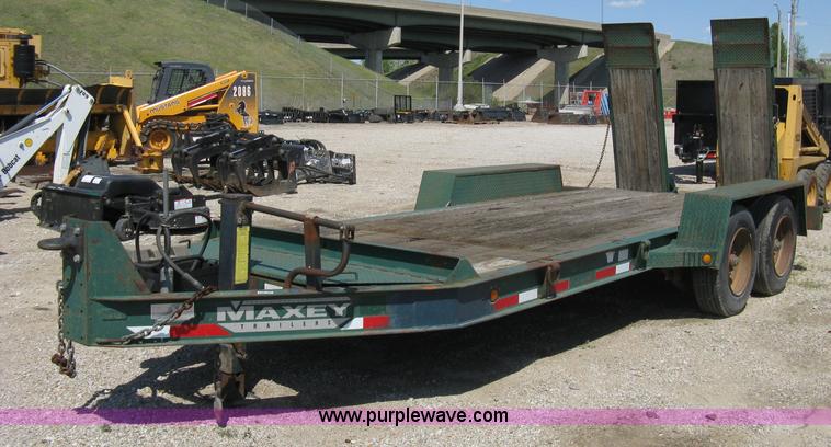 image for item 8235 1997 Maxey tandem axle flatbed trailer