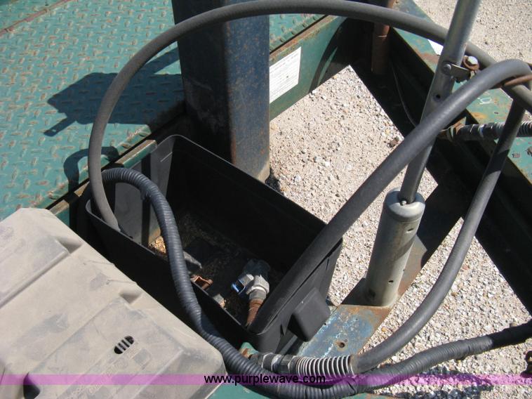 image for item 8235 1997 Maxey tandem axle flatbed trailer