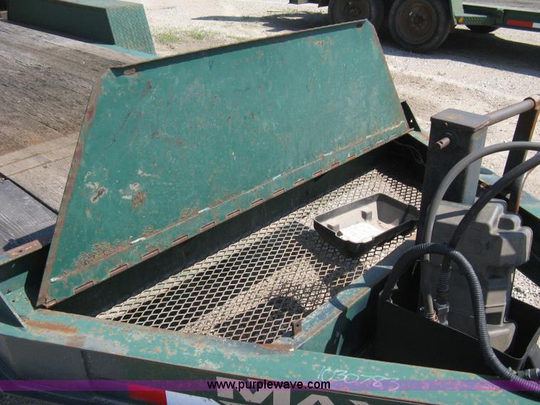 image for item 8235 1997 Maxey tandem axle flatbed trailer