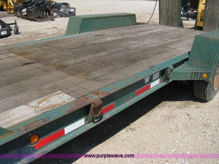 image for item 8235 1997 Maxey tandem axle flatbed trailer