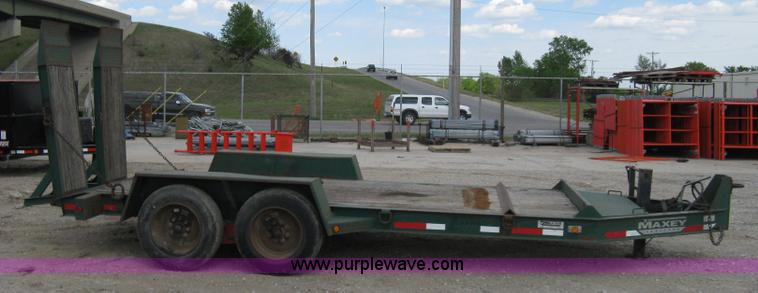image for item 8236 1997 Maxey tandem axle flatbed trailer