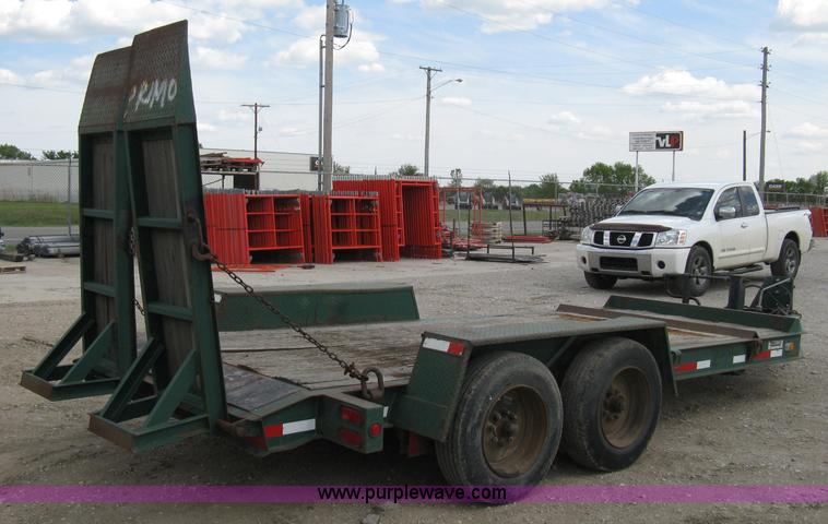 image for item 8236 1997 Maxey tandem axle flatbed trailer