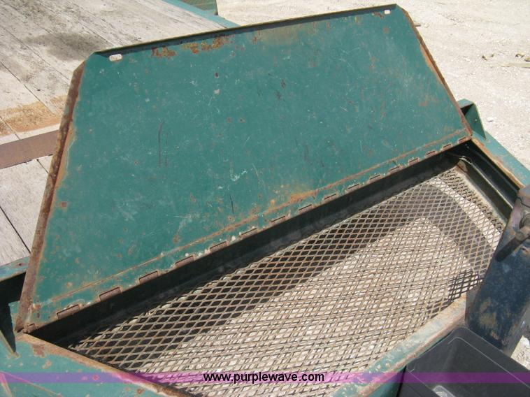 image for item 8236 1997 Maxey tandem axle flatbed trailer