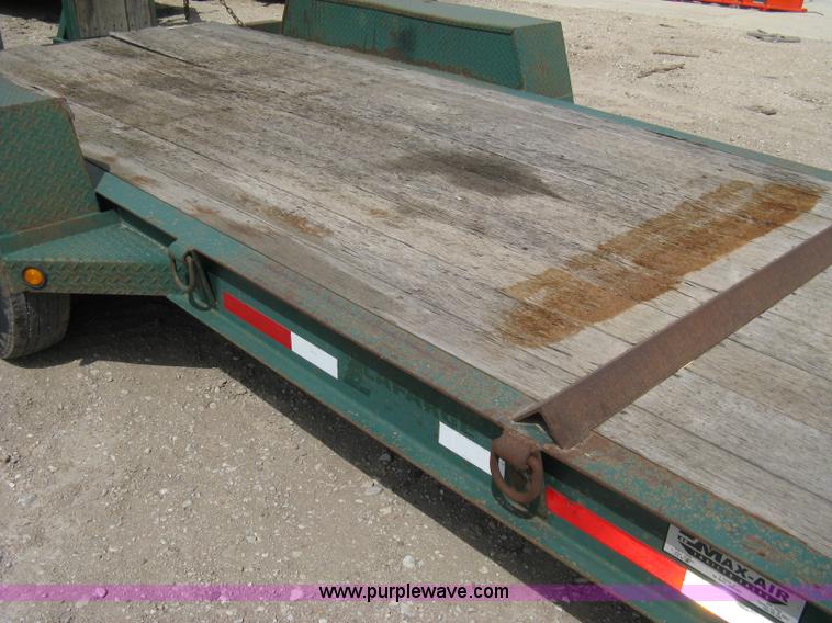 image for item 8236 1997 Maxey tandem axle flatbed trailer