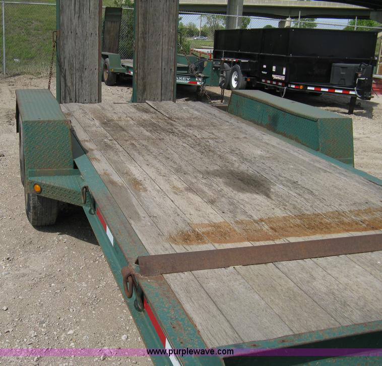 image for item 8236 1997 Maxey tandem axle flatbed trailer