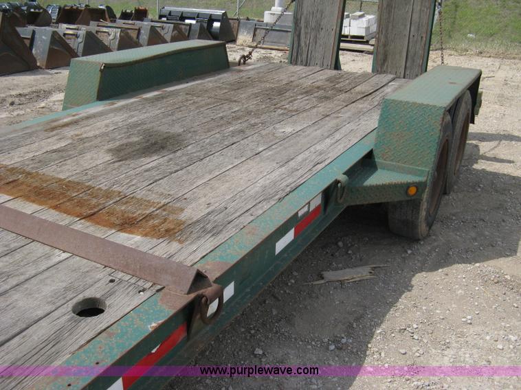 image for item 8236 1997 Maxey tandem axle flatbed trailer
