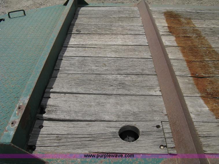image for item 8236 1997 Maxey tandem axle flatbed trailer
