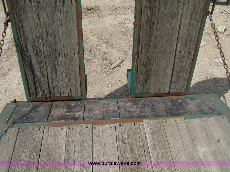 image for item 8236 1997 Maxey tandem axle flatbed trailer