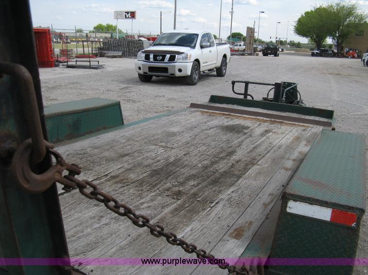 image for item 8236 1997 Maxey tandem axle flatbed trailer