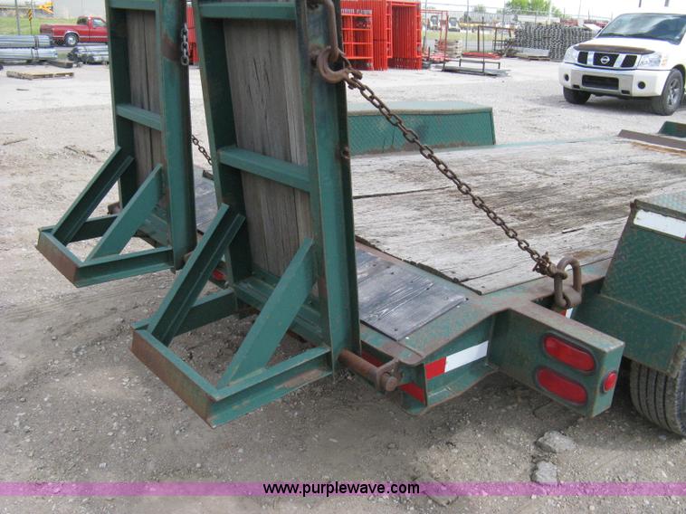 image for item 8236 1997 Maxey tandem axle flatbed trailer