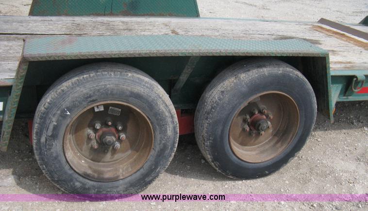 image for item 8236 1997 Maxey tandem axle flatbed trailer