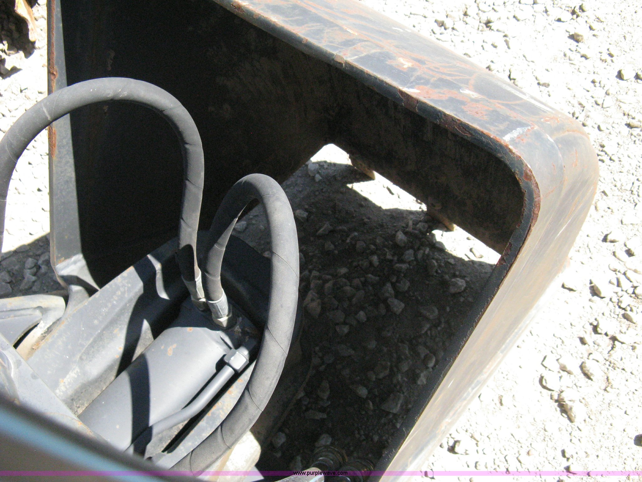 Kinshofer C10H rotating grapple with clamshell bucket in Olathe, KS