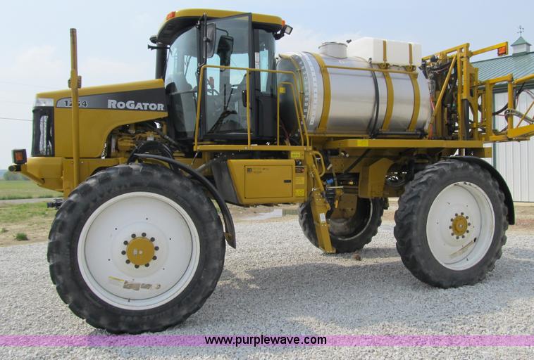 image for item 1337 2003 Ag-Chem RoGator 1254 self propelled sprayer