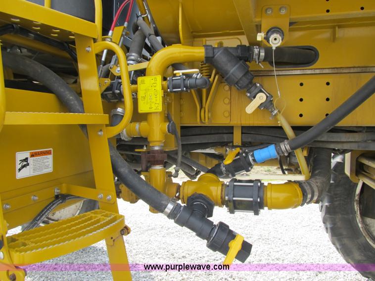 image for item 1337 2003 Ag-Chem RoGator 1254 self propelled sprayer