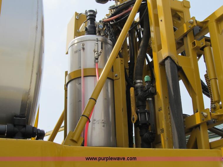 image for item 1337 2003 Ag-Chem RoGator 1254 self propelled sprayer