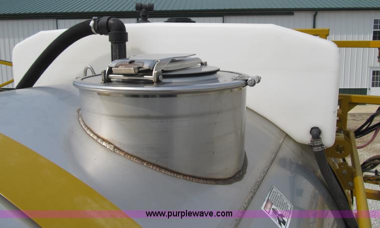 image for item 1337 2003 Ag-Chem RoGator 1254 self propelled sprayer