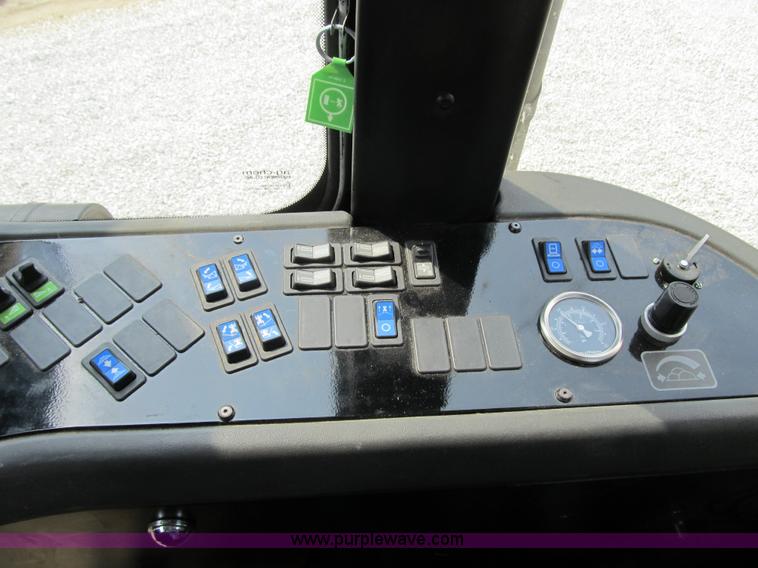 image for item 1337 2003 Ag-Chem RoGator 1254 self propelled sprayer