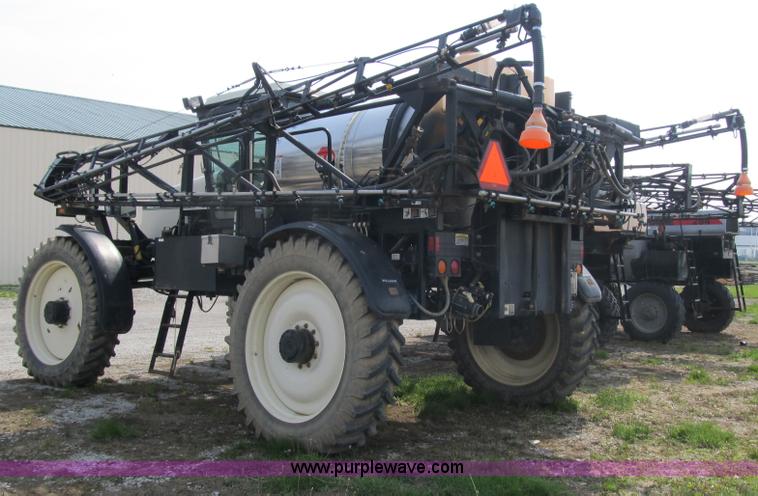 image for item 1338 2000 Willmar Eagle 8500 self propelled sprayer
