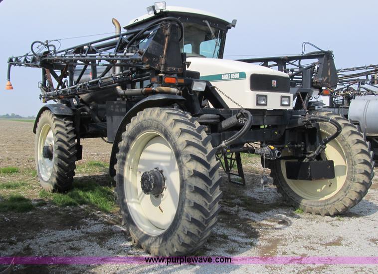 image for item 1338 2000 Willmar Eagle 8500 self propelled sprayer