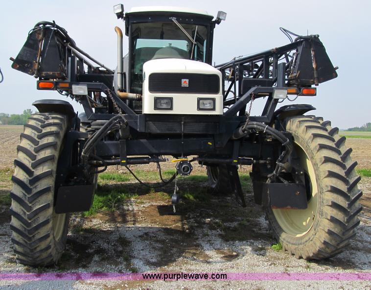 image for item 1338 2000 Willmar Eagle 8500 self propelled sprayer