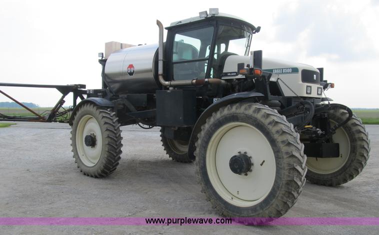 image for item 1338 2000 Willmar Eagle 8500 self propelled sprayer