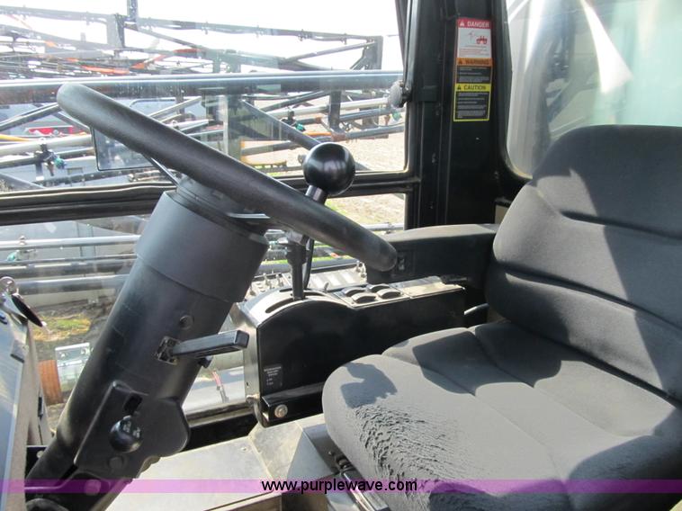 image for item 1338 2000 Willmar Eagle 8500 self propelled sprayer