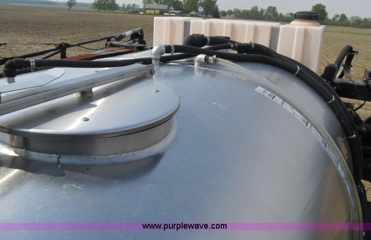 image for item 1338 2000 Willmar Eagle 8500 self propelled sprayer