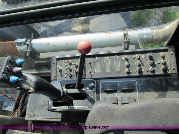 image for item 1338 2000 Willmar Eagle 8500 self propelled sprayer