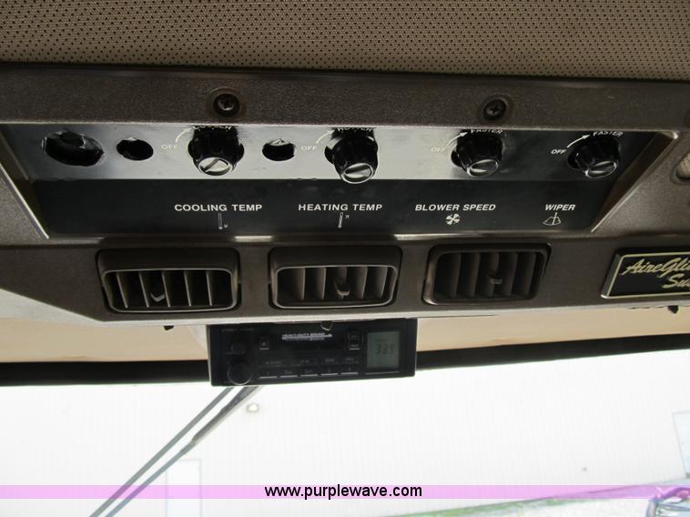 image for item 1338 2000 Willmar Eagle 8500 self propelled sprayer